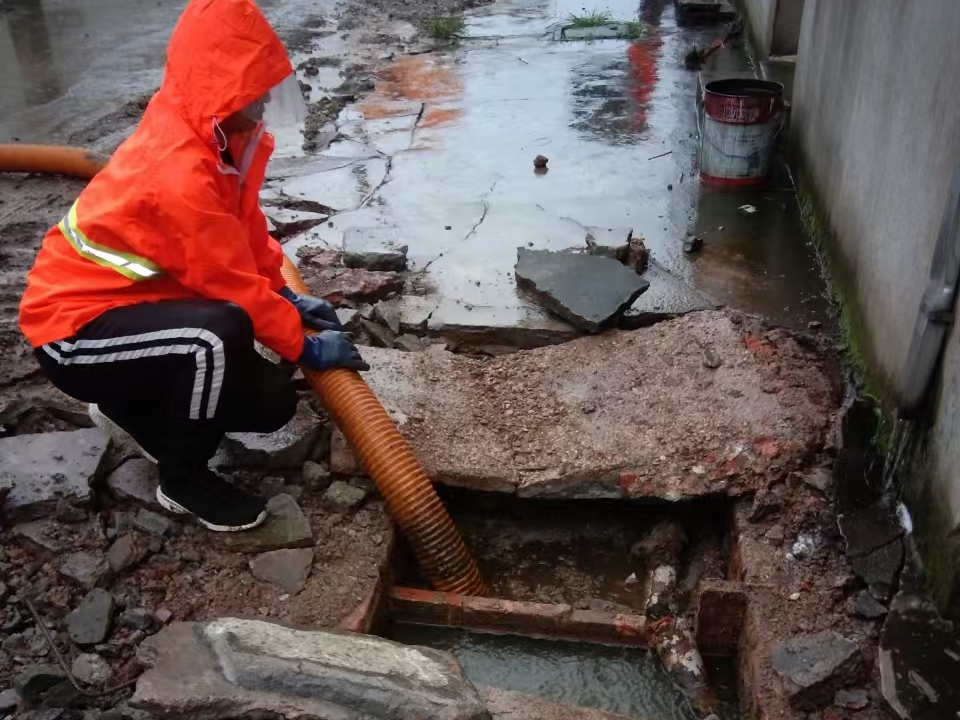 乡宁专业清理污水池 炜誉市政以规范流程守护城市 “肠道”